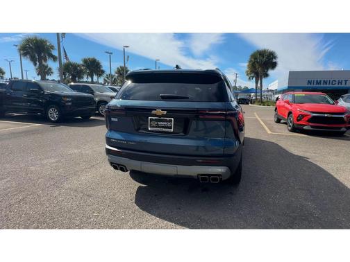 2025 Chevrolet Traverse LT