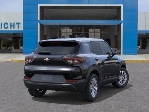 Mosaic Black Metallic 2026 Chevrolet Trailblazer LS