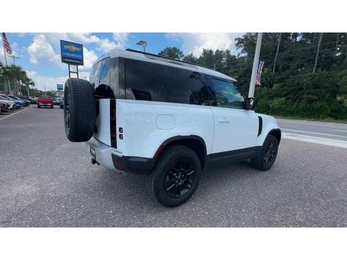 2024 Land Rover Defender 90 P300 S