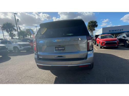 2024 Chevrolet Suburban LT