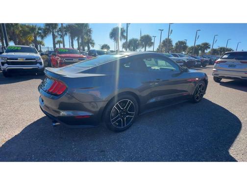 2020 Ford Mustang EcoBoost