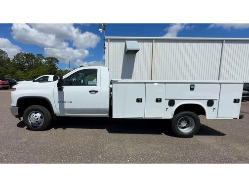 Summit White 2026 Chevrolet Silverado 3500 WT