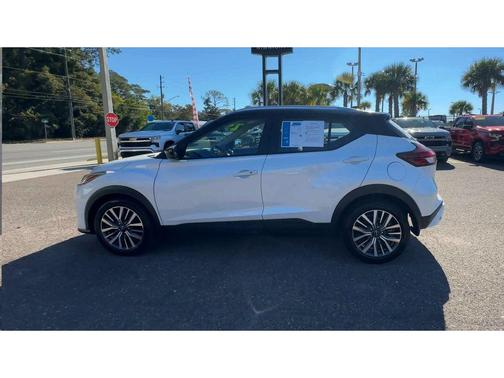 2023 Nissan Kicks SV