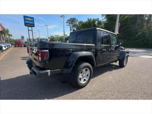 2022 Jeep Gladiator Sport S