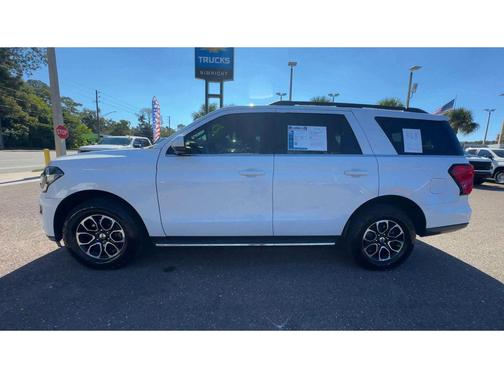OXFORD WHITE 2022 Ford Expedition XLT