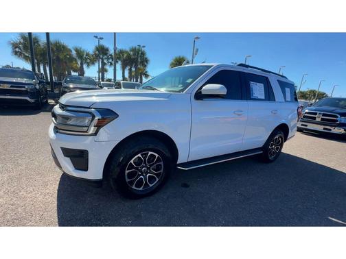 OXFORD WHITE 2022 Ford Expedition XLT