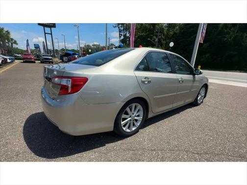 2013 Toyota Camry Hybrid XLE