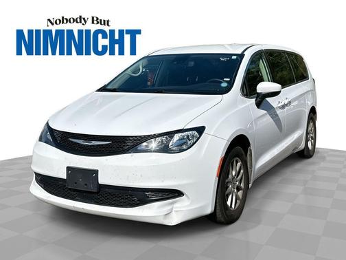 Bright White Clearcoat 2023 Chrysler Voyager LX