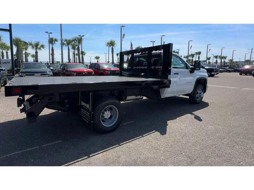 Summit White 2026 Chevrolet Silverado 3500 WT