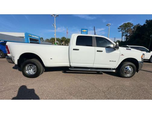 2024 RAM 3500 Big Horn Crew Cab 4x4 8' Box