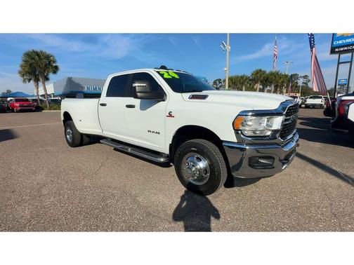 2024 RAM 3500 Big Horn Crew Cab 4x4 8' Box