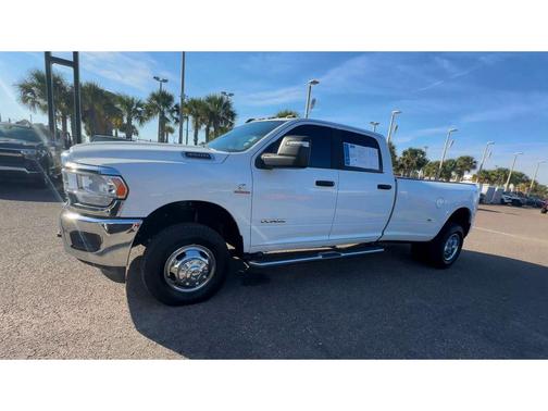 2024 RAM 3500 Big Horn Crew Cab 4x4 8' Box