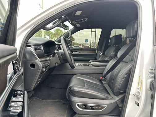 2023 Jeep Grand Wagoneer L 4x4