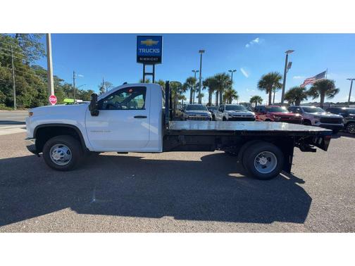 Summit White 2026 Chevrolet Silverado 3500 WT