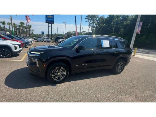 Mosaic Black Metallic 2025 Chevrolet Traverse LT
