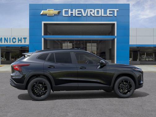 Mosaic Black Metallic 2026 Chevrolet Trax LT