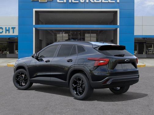 Mosaic Black Metallic 2026 Chevrolet Trax LT