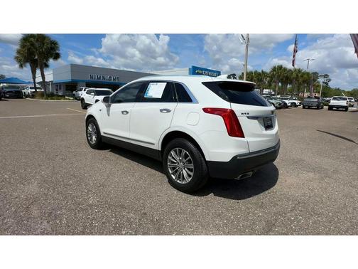 Crystal White Tricoat 2017 Cadillac XT5 Luxury