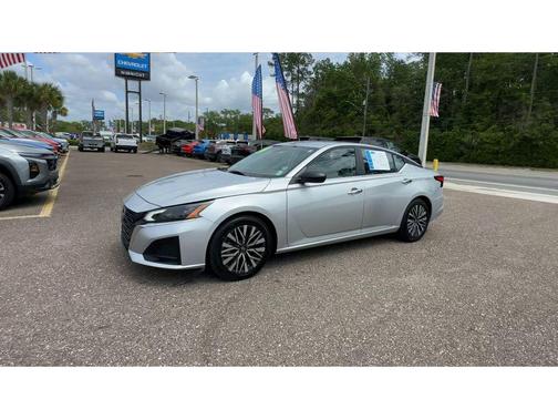 Brilliant Silver Metallic 2024 Nissan Altima 2.5 SV