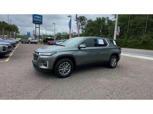 Silver Sage Metallic 2023 Chevrolet Traverse LT Cloth