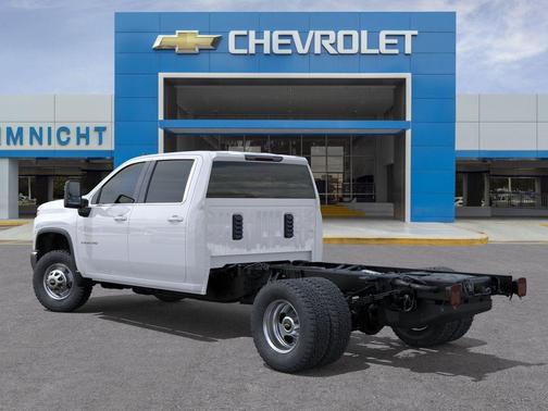 Summit White 2026 Chevrolet Silverado 3500 WT