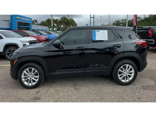 Mosaic Black Metallic 2025 Chevrolet Trailblazer LS