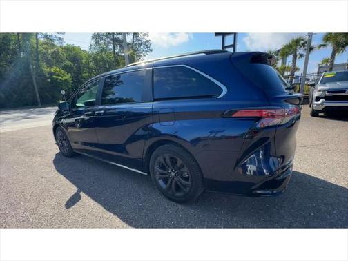 2022 Toyota Sienna XSE 7 Passenger