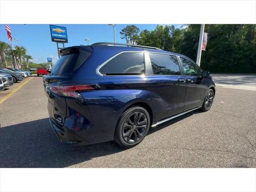 2022 Toyota Sienna XSE 7 Passenger