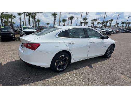 Summit White 2023 Chevrolet Malibu FWD 1LT
