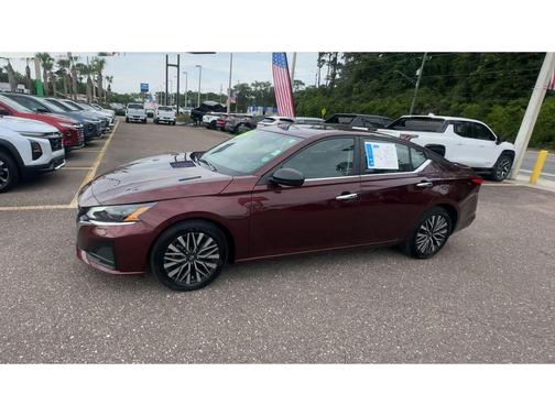 Garnet Pearl Metallic 2025 Nissan Altima SV FWD