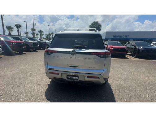Brilliant Silver Metallic 2024 Nissan Pathfinder Platinum FWD