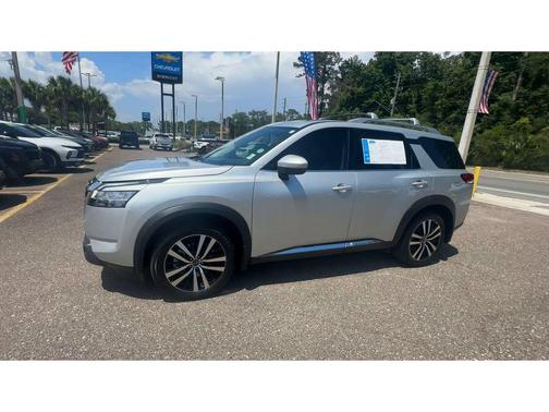 Brilliant Silver Metallic 2024 Nissan Pathfinder Platinum FWD