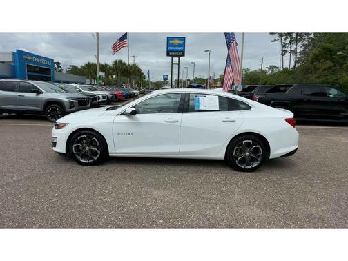 Summit White 2024 Chevrolet Malibu FWD 1LT