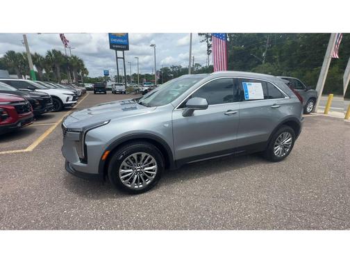 Argent Silver Metallic 2024 Cadillac XT4 Premium Luxury