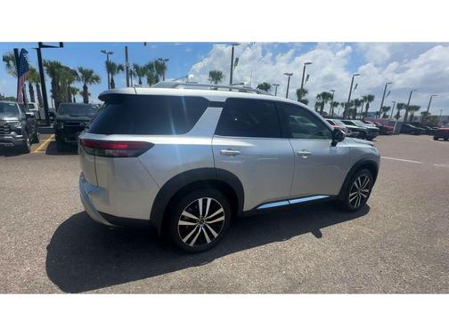 Brilliant Silver Metallic 2024 Nissan Pathfinder Platinum FWD