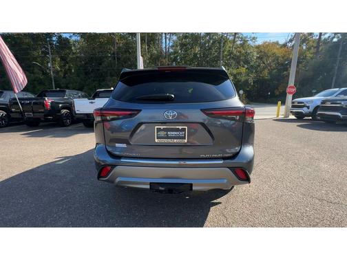 2025 Toyota Highlander Platinum