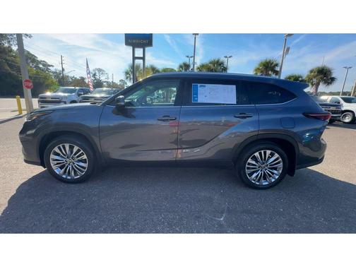 2025 Toyota Highlander Platinum