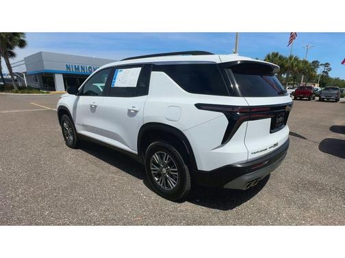 Summit White 2025 Chevrolet Traverse LT