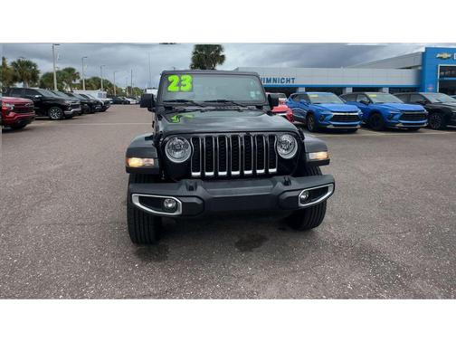 2023 Jeep Gladiator Overland