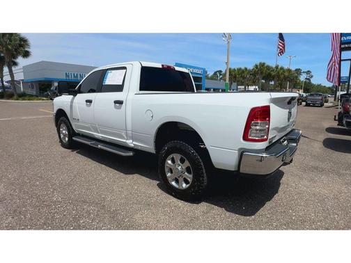 Bright White Clearcoat 2024 RAM 2500 Big Horn Crew Cab 4x4 6'4' Box