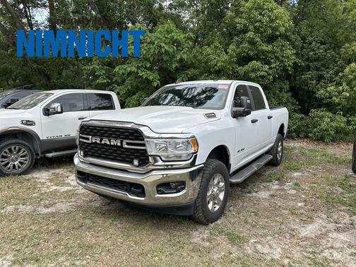 Bright White Clearcoat 2024 RAM 2500 Big Horn Crew Cab 4x4 6'4' Box