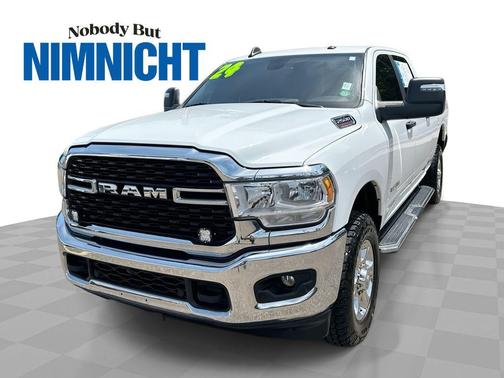 Bright White Clearcoat 2024 RAM 2500 Big Horn Crew Cab 4x4 6'4' Box