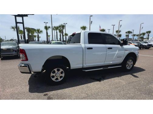 Bright White Clearcoat 2024 RAM 2500 Big Horn Crew Cab 4x4 6'4' Box