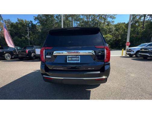 Midnight Blue Metallic 2024 GMC Yukon SLT