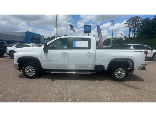 Summit White 2025 Chevrolet Silverado 2500 LT