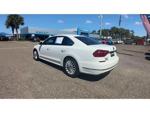 2016 Volkswagen Passat 1.8T SE