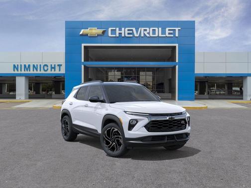 Iridescent Pearl Tricoat 2026 Chevrolet Trailblazer RS