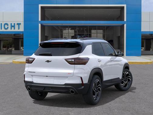 Iridescent Pearl Tricoat 2026 Chevrolet Trailblazer RS