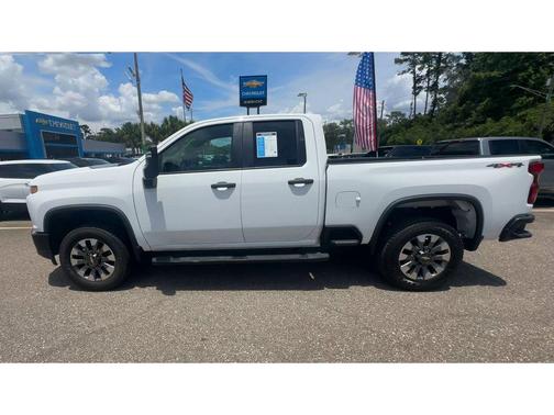 Summit White 2023 Chevrolet Silverado 2500 Custom