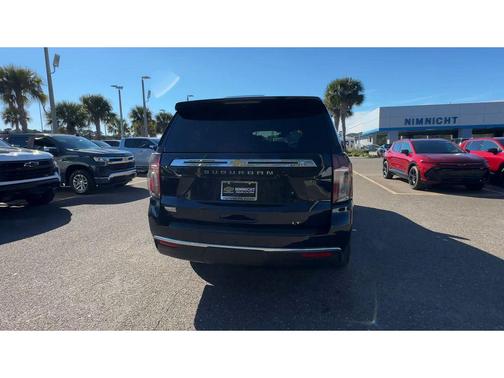 2023 Chevrolet Suburban LT